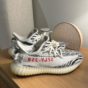 adidas Yeezy Boost 350 V2 Zebra